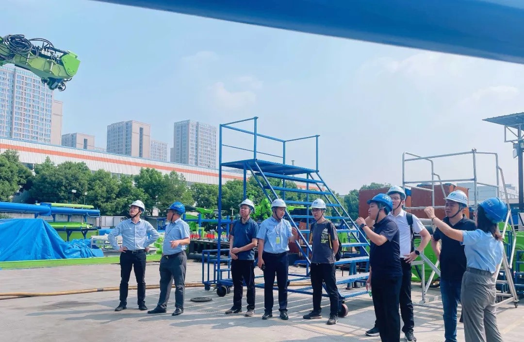 中鐵十一局五公司物資設(shè)備部長(zhǎng)陳林一行蒞臨藍(lán)海智能考察交流(圖2) 中鐵十一局五公司物資設(shè)備部長(zhǎng)陳林一行蒞臨藍(lán)海智能考察交流(圖2)