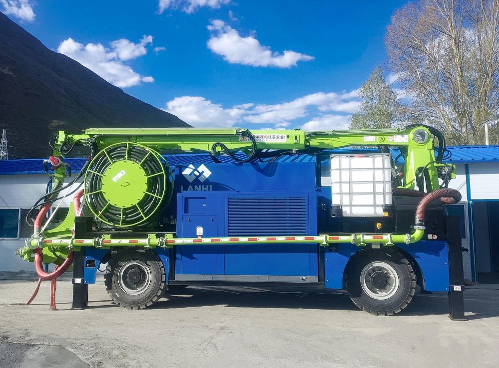 混凝土濕噴臺車的優勢及應用(圖1) 混凝土濕噴臺車的優勢及應用(圖1)